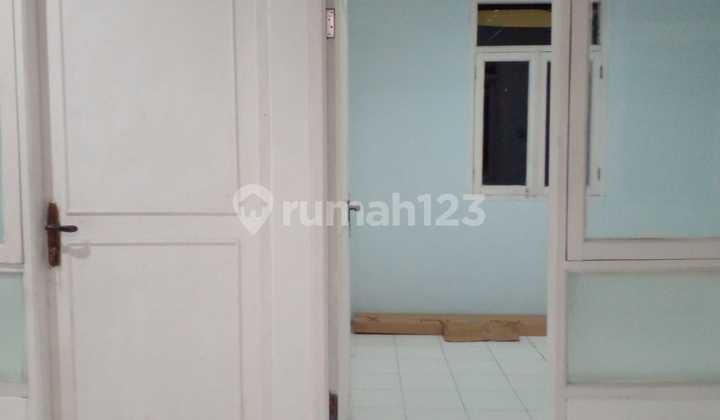 Disewakan Rumah 2 Lantai Mainroad Jl. Kolonel Masturi Cimahi Utara 2
