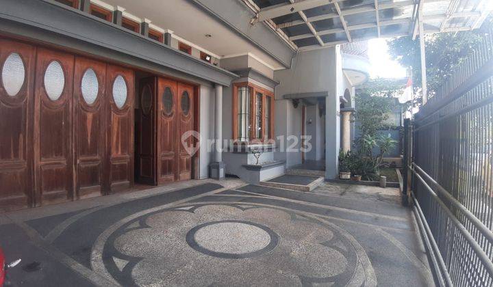 Rumah Keren Minimalis 2 Lantai di Taman Kopo Indah 3 1