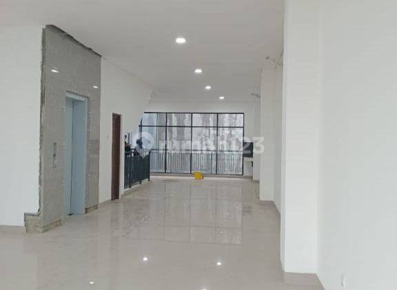 Dijual Ruko Baru Lokasi Strategis di Mainroad Sudirman 1