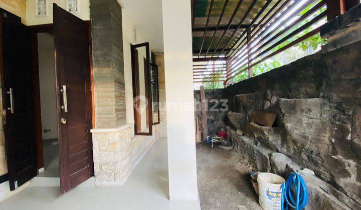 Dijual Rumah Lantai 2 Kondisi Sangat Terawat Berada Di Lingkunga  Yang Sangat Nyaman. 2