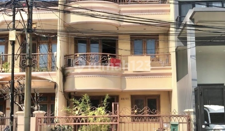 Rumah Green garden, Jakarta Barat SHM