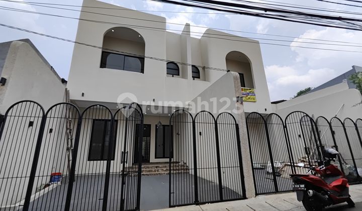 Rumah, di Kelapa Dua Kebon Jeruk