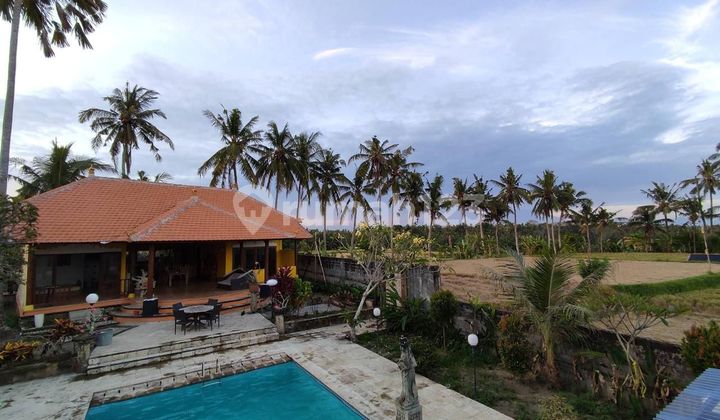 Large Villa Near Purnama Beach Ready to Use