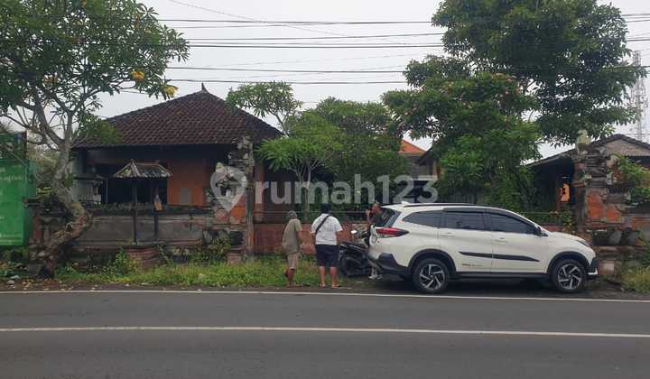 Bonus Land with Large House by the Main Road in Kemenuh