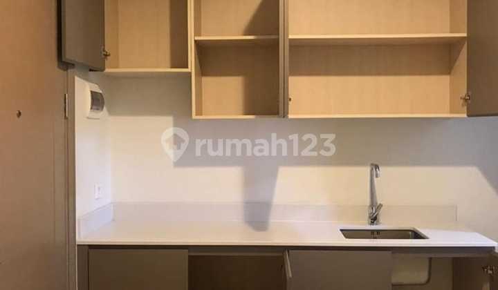 For Rent Gold Coast Apartment 1 BR Semi Furnished Nice