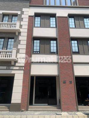 Cheap for Rent: Osaka Shop House PIK2, 3 Floors+Roof, Size 4.5x16.25