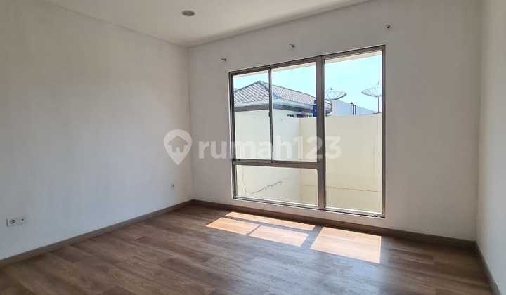 Disewakan Murah Rumah Golf Island Pik 12x25 Baru Unfurnished 2