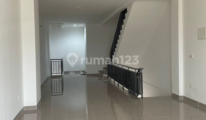 Disewakan Ruko Boston Luas 4,5x15 Pantai Indah Kapuk 2 Kosongan