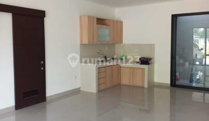 For Rent Millennial House in PIK2 Extension, size 6x15, with AC and water heater.