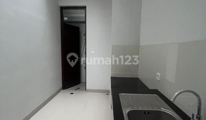 Disewakan Rumah Brand New PIK2 Luas 8x15 Kosongan 4 Kamar 2