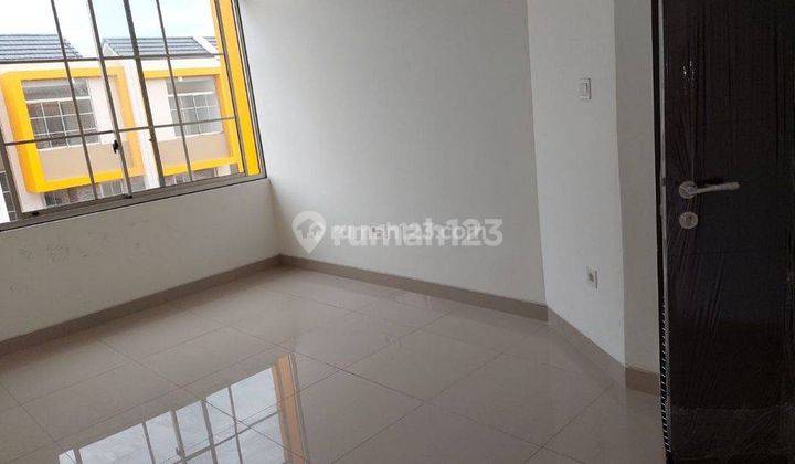 Disewakan Rumah Pik 2 Unit Langka 3 Lantai 4,5x10 Kosongan 2