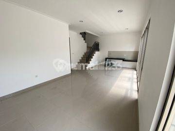 Dijual Murah Rumah Pik 2 Luas 8x10 Kosongan Baru Sertifikat Hgb 2