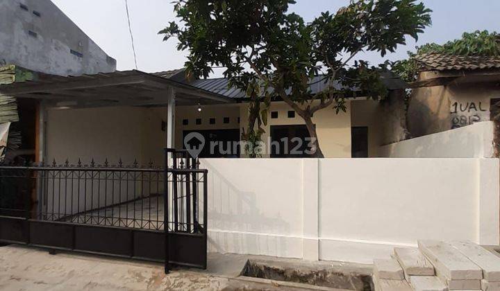 Rumah Rapi Habis Renovasi Di Jual Murah Lokasi Strategis Dekat Stasiun Kereta Api  1