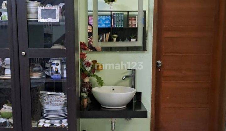 Rumah 2lantai Disewakan, Furnished Rapi Strategis Dekat Sekolahan Dan Exit Toll  1