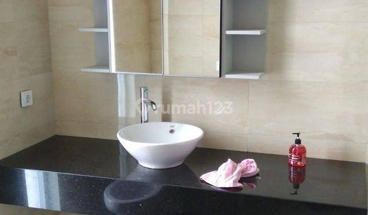 Rumah Modern Minimalis 2 Lantai Rapi Dan Strategis Dekat Karawaci Mall  2