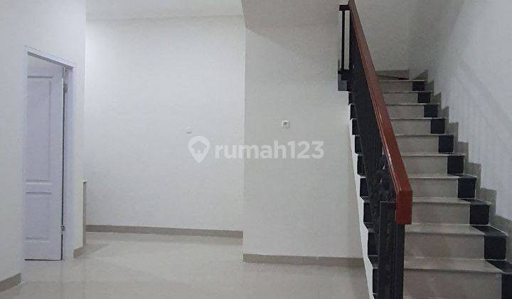 Rumah Modern Classic 3 Kamar  Siap Huni di Area  GDC Depok, Free Biaya & DP 0%! Lokasi Strategis! 2