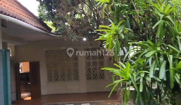 Rumah teduh bergaya kolonial lokasi Kebagusan Jakarta Selatan  2