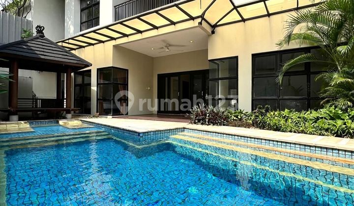 Rumah komplek dua lantai bagus tenang terawat di Kebagusan  1
