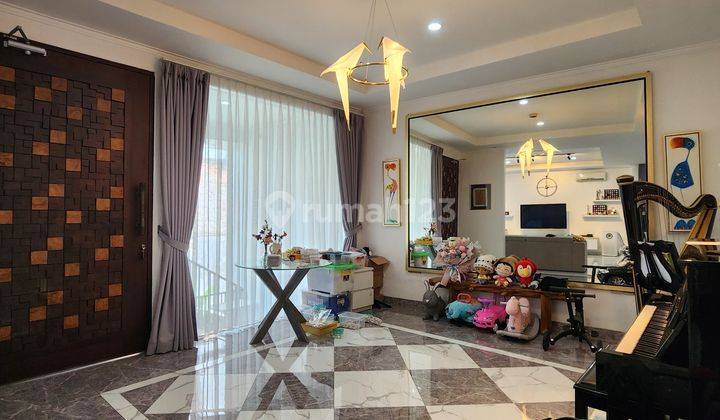 Rumah Tiga 3 Lantai Bagus Dalam Cluster 2