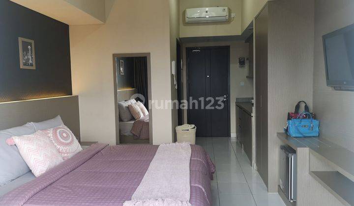 Dijual Cepat Furnished Apartement Casa De Parco Lantai Tinggi 1