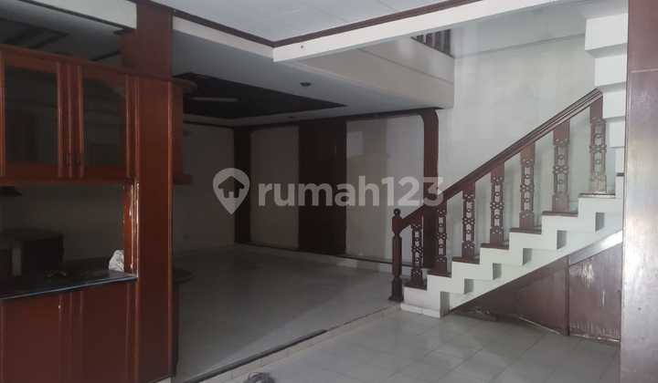Grand main house for rent Grand main house for rent
