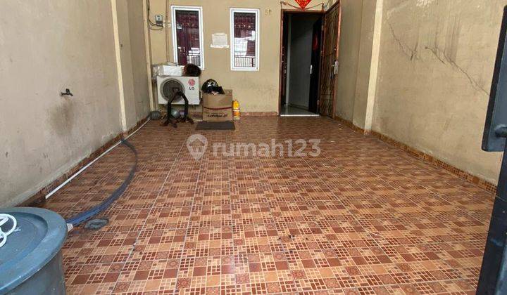 Rumah 3 Lantai Bagus SHM di Latumenten, Jakarta Barat 1