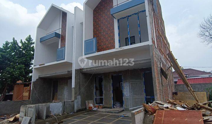 Rumah 2 Lantai Full Bata Merah Jakarta Timur 2