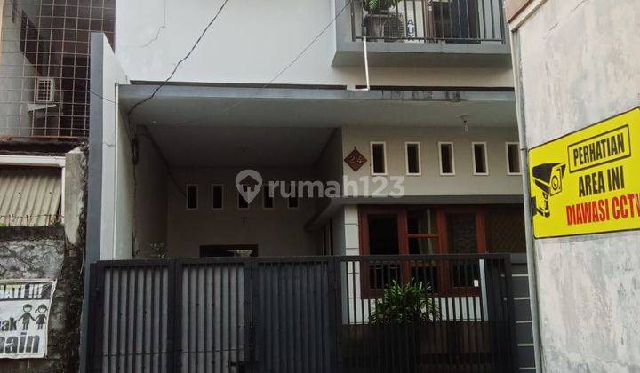 Dijual Rumah di Tanjung Duren, Jakarta Barat 1