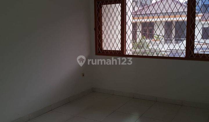 Disewa Rumah 2 Lantai di Puri Indah, Jakarta Barat 2