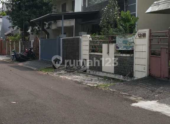 Rumah 2 Lantai di Puri Indah Jakarta Barat Rumah 2 Lantai di Puri Indah Jakarta Barat
