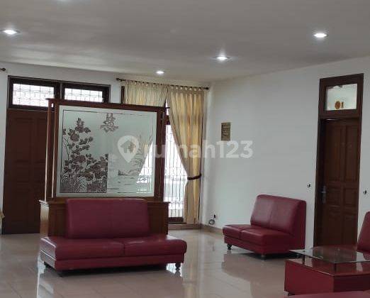 Dijual Rumah 2,5 Lantai, Semi Furnished, Bagus di Angke, Tambora 1