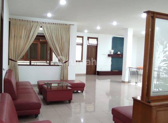 Dijual Rumah di Angke, Tambora, Semi Furnished, Hadap Utara 1