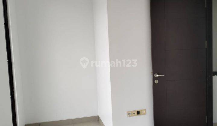 Disewakan Rumah Hoek Greenlake City, 2 Br, Baru 2