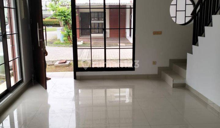 Disewakan Rumah Hoek Greenlake City, 2 Br, Baru 1