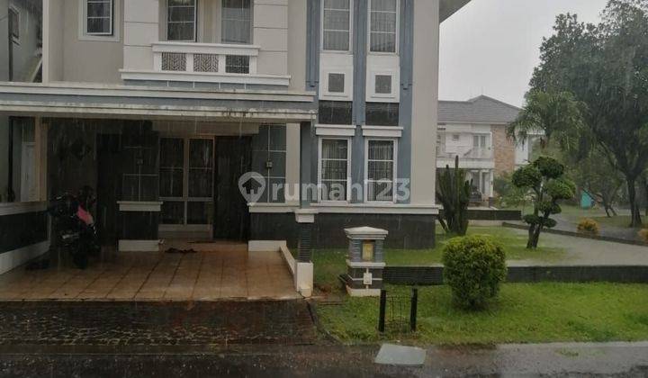 Rumah posisi hook di perumahan kota wisata cibubur 1