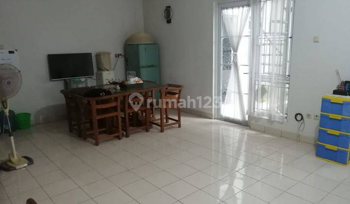 Rumah posisi hook di perumahan kota wisata cibubur 2