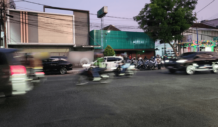 Ruang Usaha Strategis Mainroad di Jalan Sunda Bandung 1