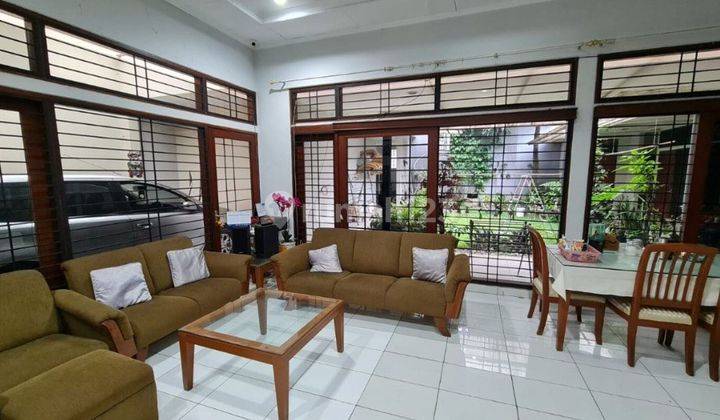 For Sale Rumah Sayap Riau, Lokasi Strategis  1