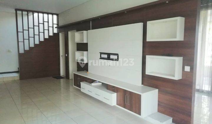 Jual Cepat Rumah Semi Furnished Kota Baru Parahyangan  1