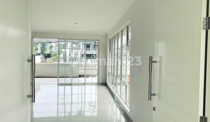 Modern Lake View House Ready to Occupy in Podomoro Park Bandung 2