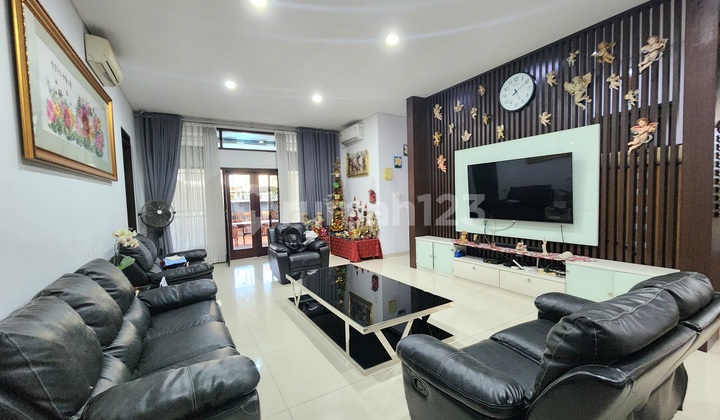 Ready-to-Occupy House in Mekarwangi Singgasana Bandung Ready-to-Occupy House in Mekarwangi Singgasana Bandung