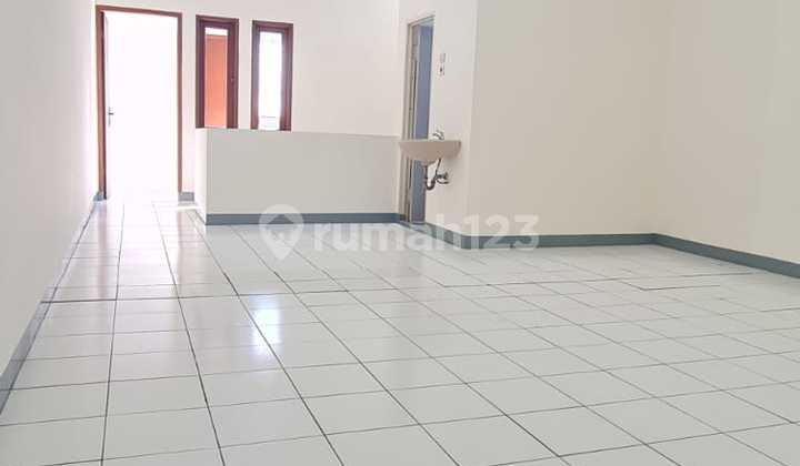 Dijual Ruko Bagus di Taman Holis Indah 2 Mainroad