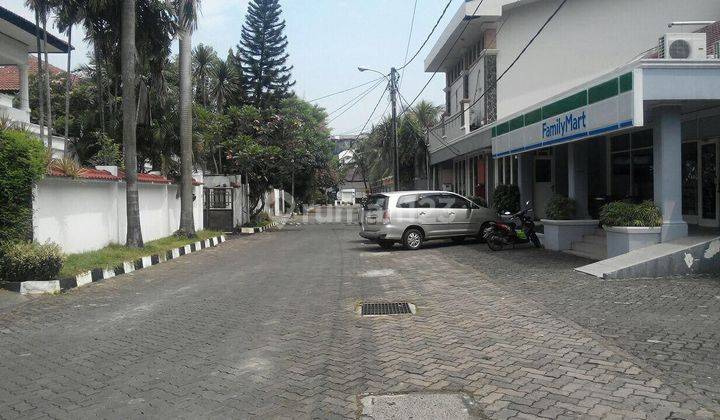 tampak depan rumah exlusive di executive paradise