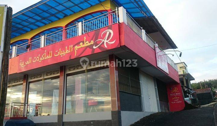 Resto 3 Lantai dan 2 Villa SHM di Jalan Raya Ciater 1