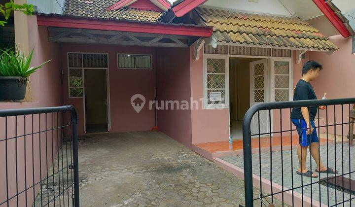 Disewakan Rumah Mungil Di Kemang Pratama  2