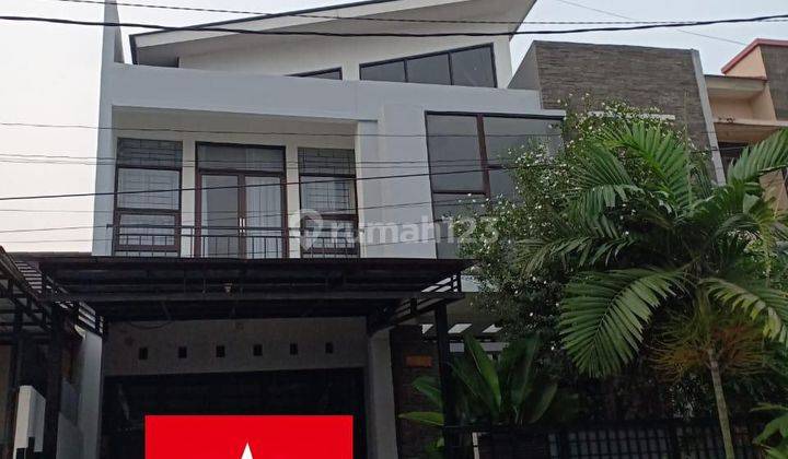 Dijual Rumah Bagus SHM 2 Lantai di Kemang Pratama 3 Bekasi  1