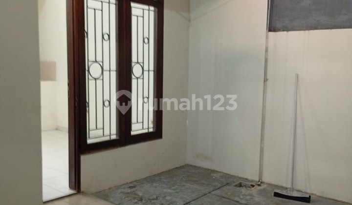 Rumah Mungil Siap Huni 105/85 M² di Kemang Pratama Bekasi 2