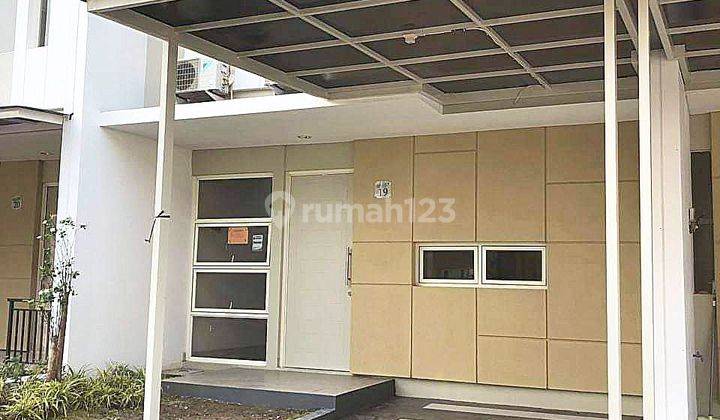 Dijual Rumah 2 Lt.  Shm Semi Furnish Di Cluster Grand Wisata Bks 2