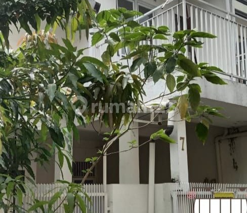 Ready-to-Occupy 3-Story House 120/100m² in Malaka Country, Pdk Kopi, East Jakarta