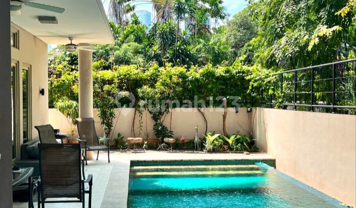 Luxury Strategic House with Swimming Pool in Widya Chandra SCBD 2